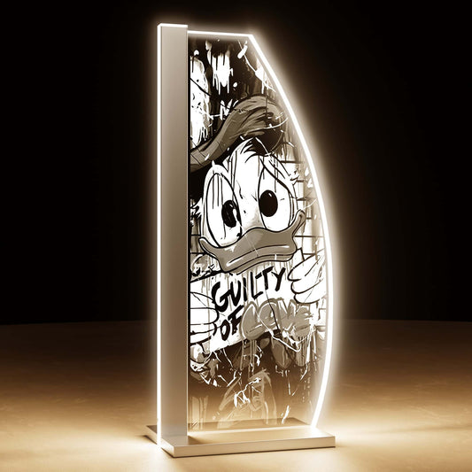Donald duck mit dem Schild Guilty of Love
