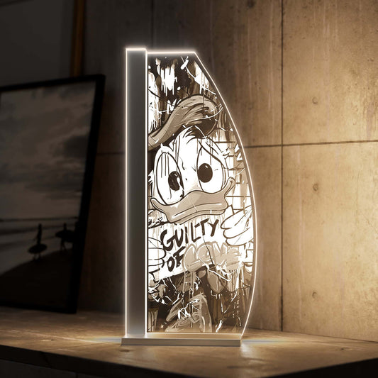 die Guilty of Love Tischlampe in einem Wunderschönen zuhause