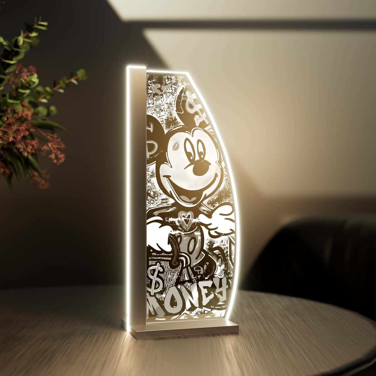 Money Mouse Schöne Design leuchte auf einem einfachen Schreibtisch